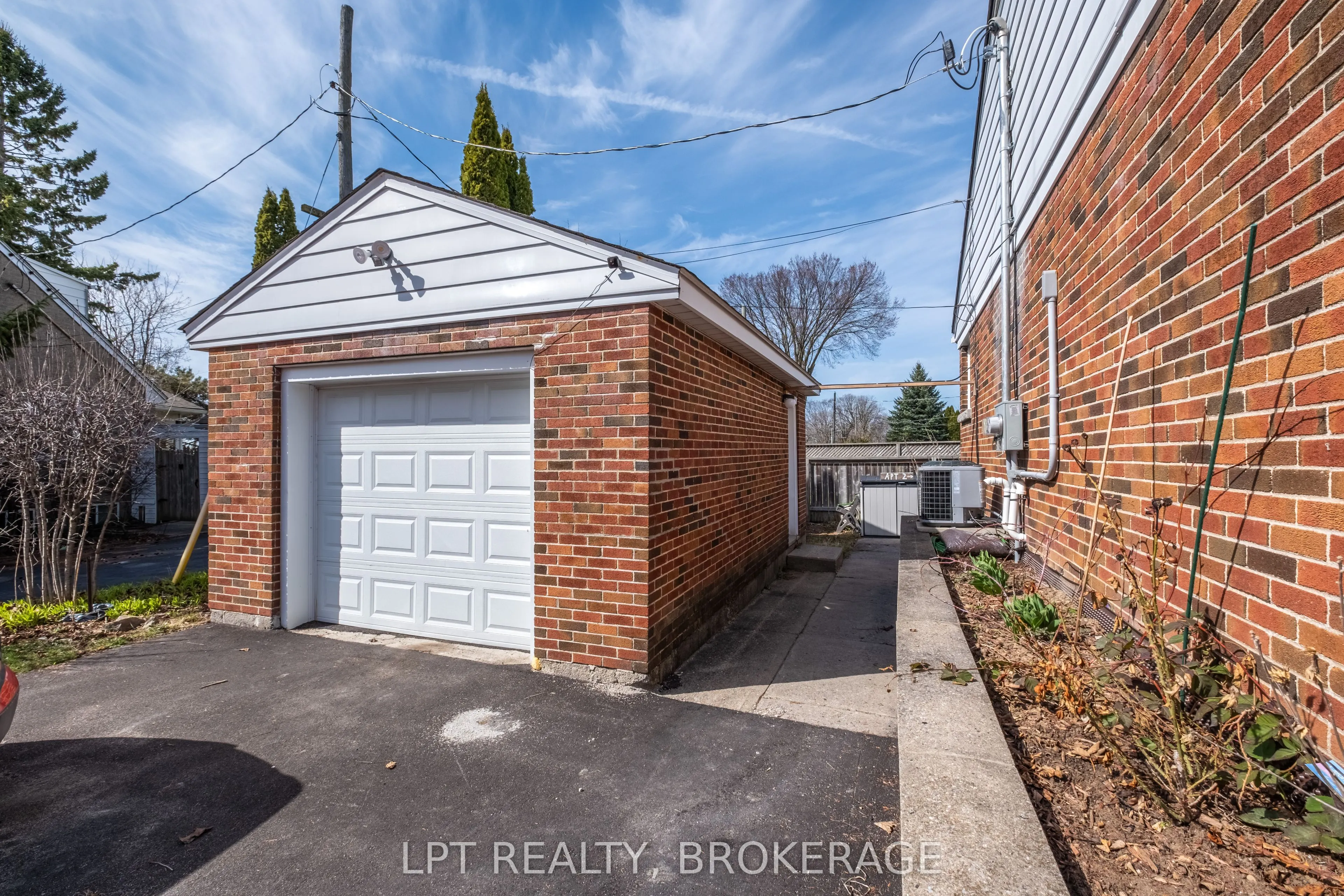 9 Elizabeth Avenue