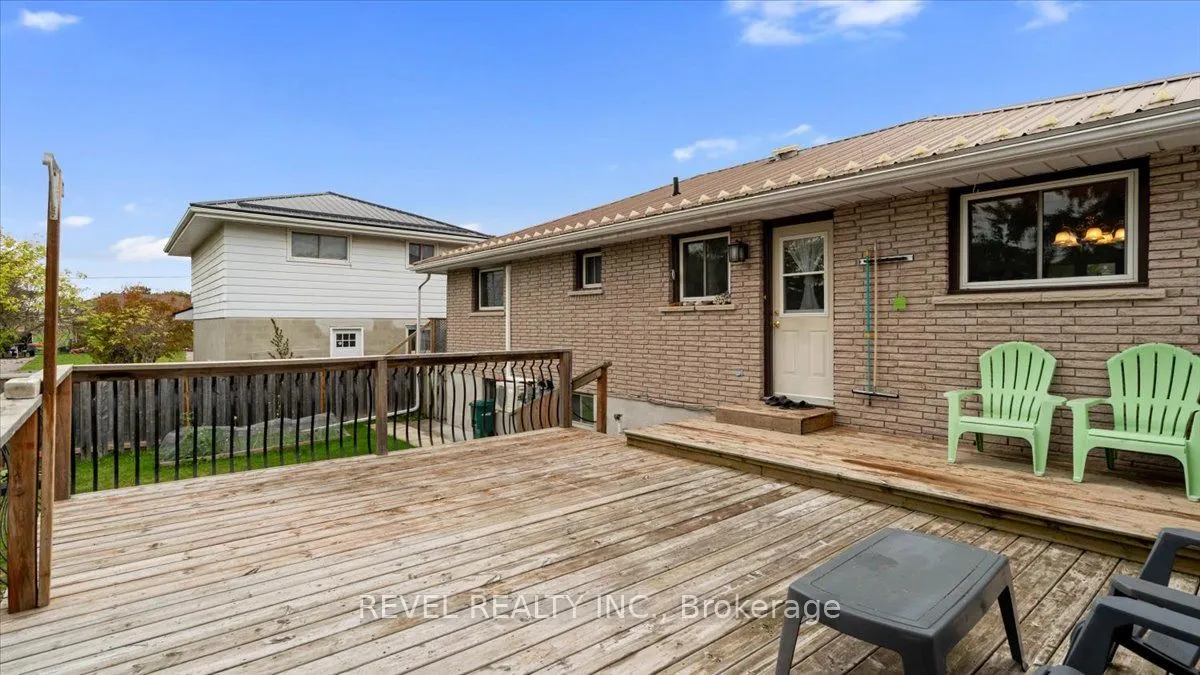 12 Chown Crescent