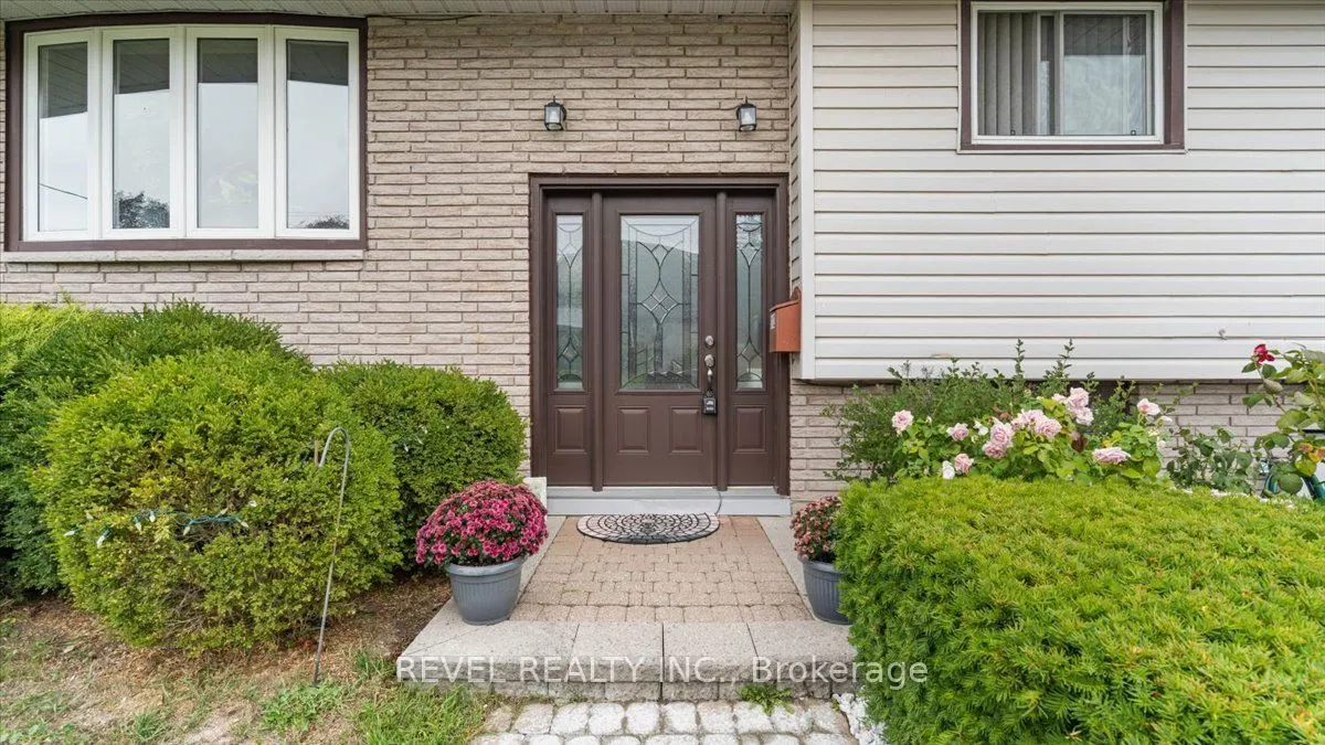 12 Chown Crescent
