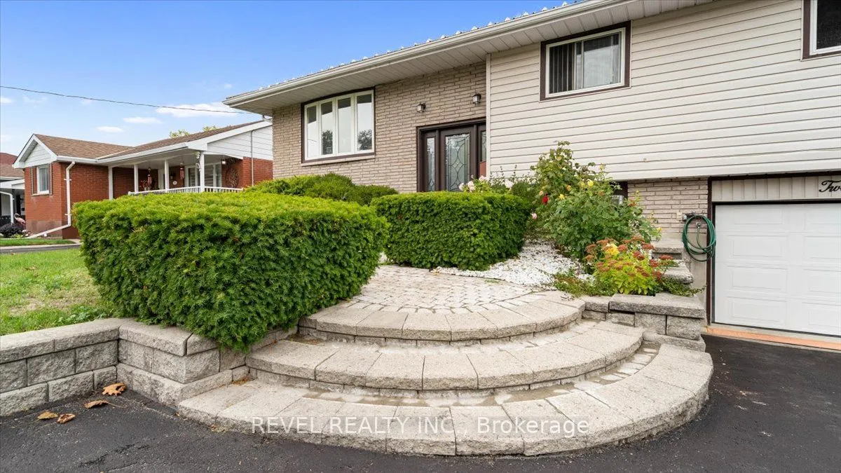 12 Chown Crescent