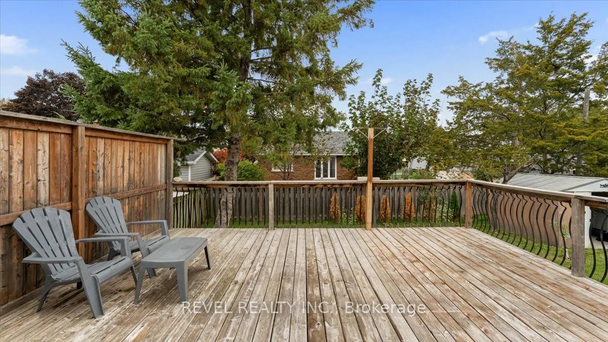12 Chown Crescent
