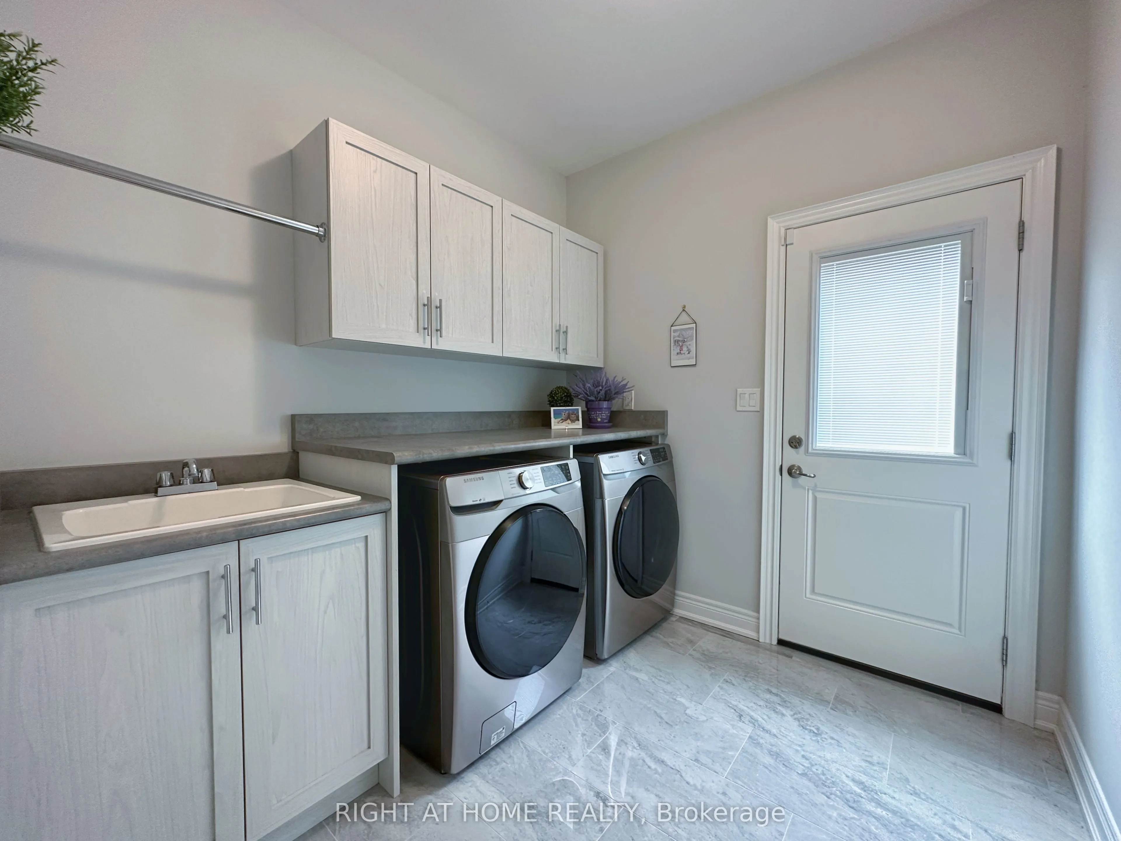 3628 Allen Trail