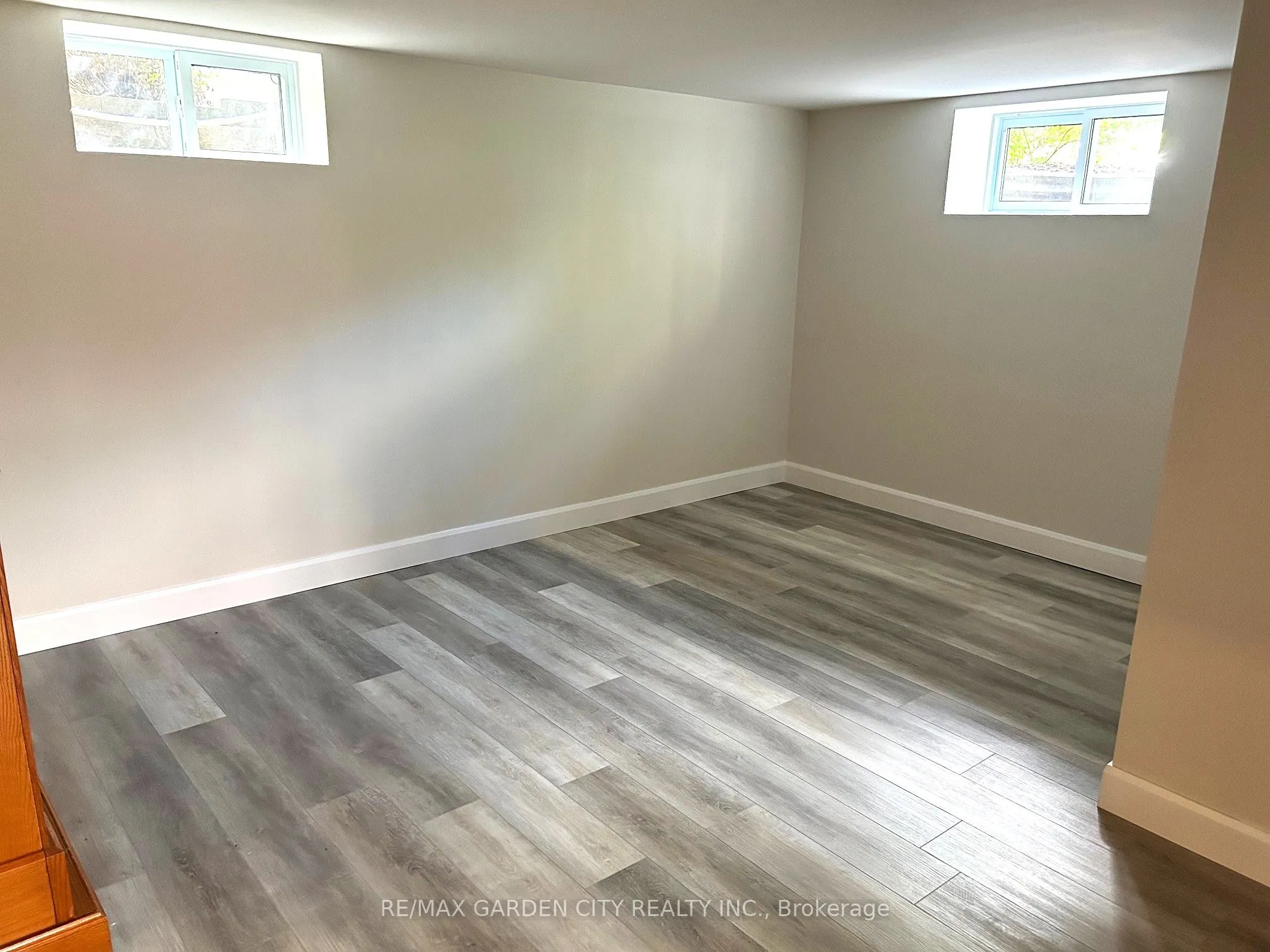 1 Melrose Avenue, #Lower