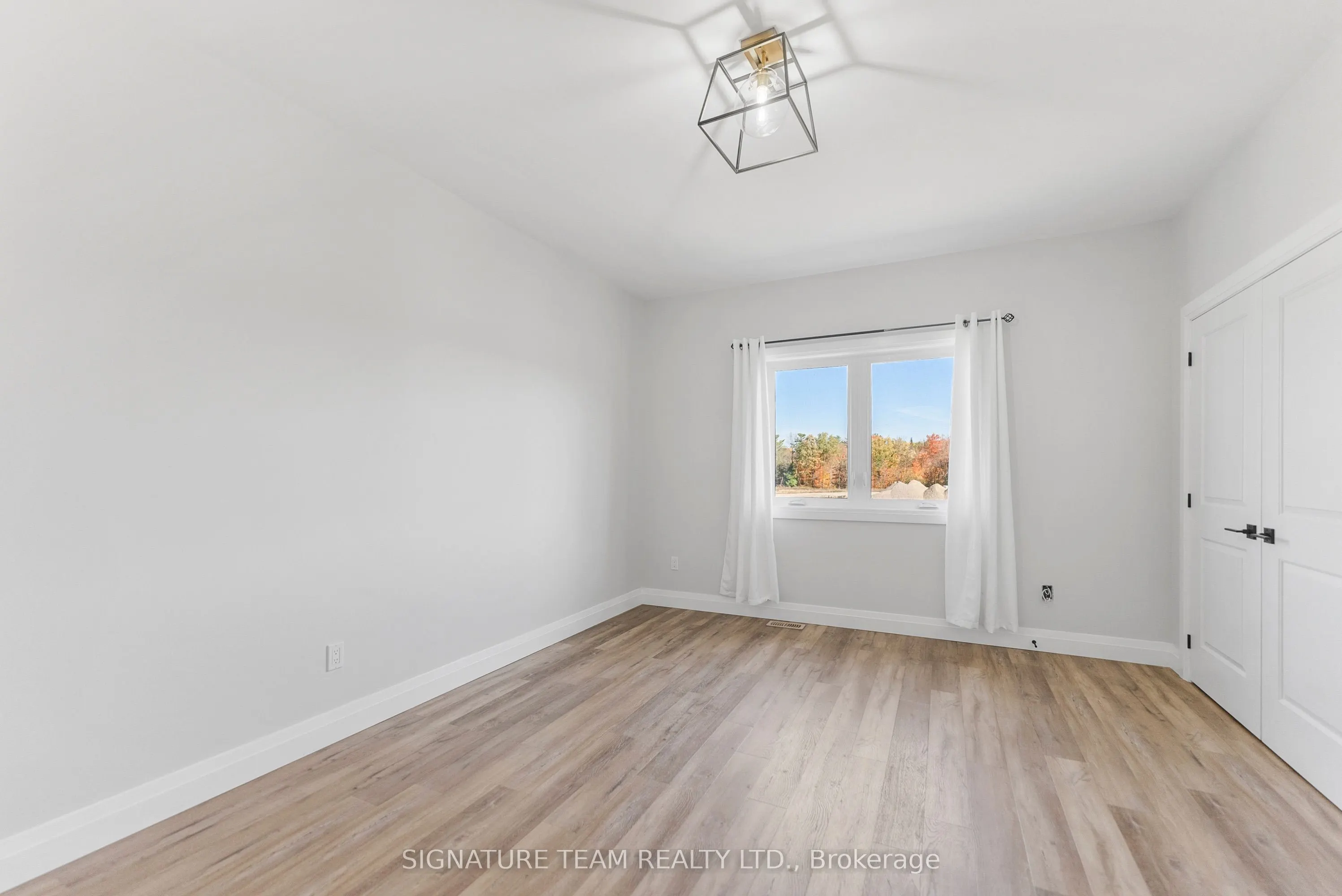 311 Forestview Crescent
