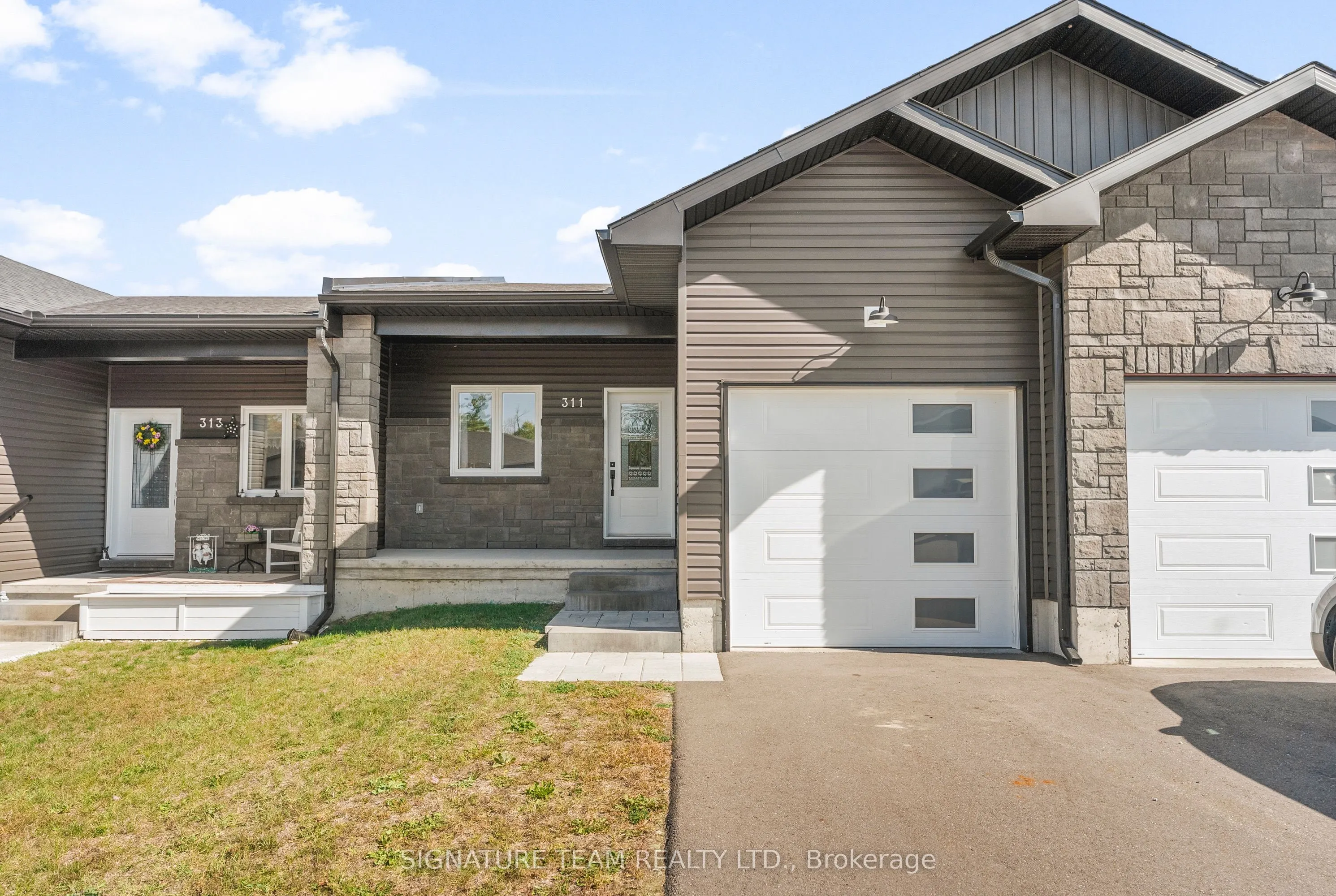 311 Forestview Crescent