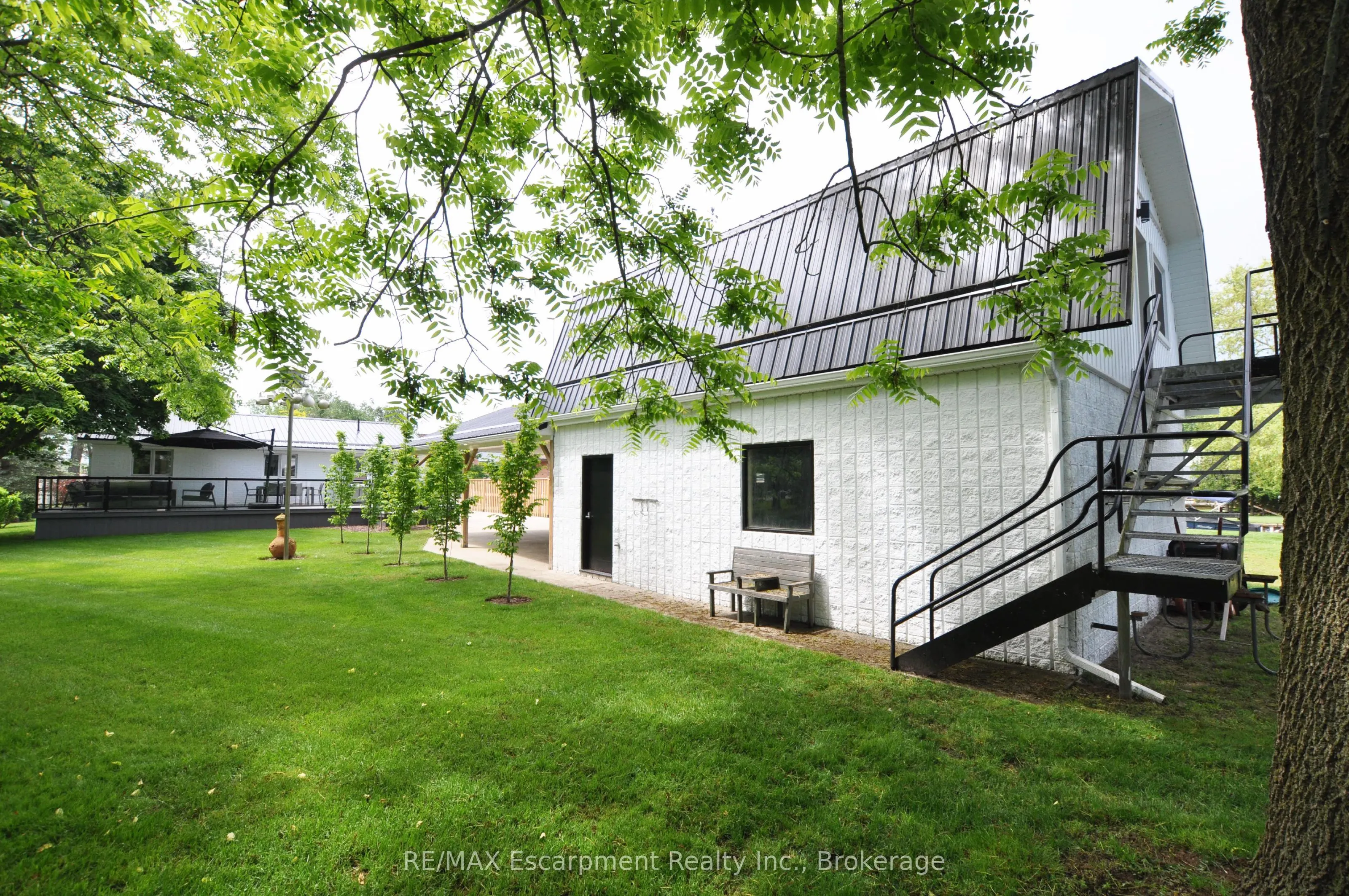 3 Howey Avenue