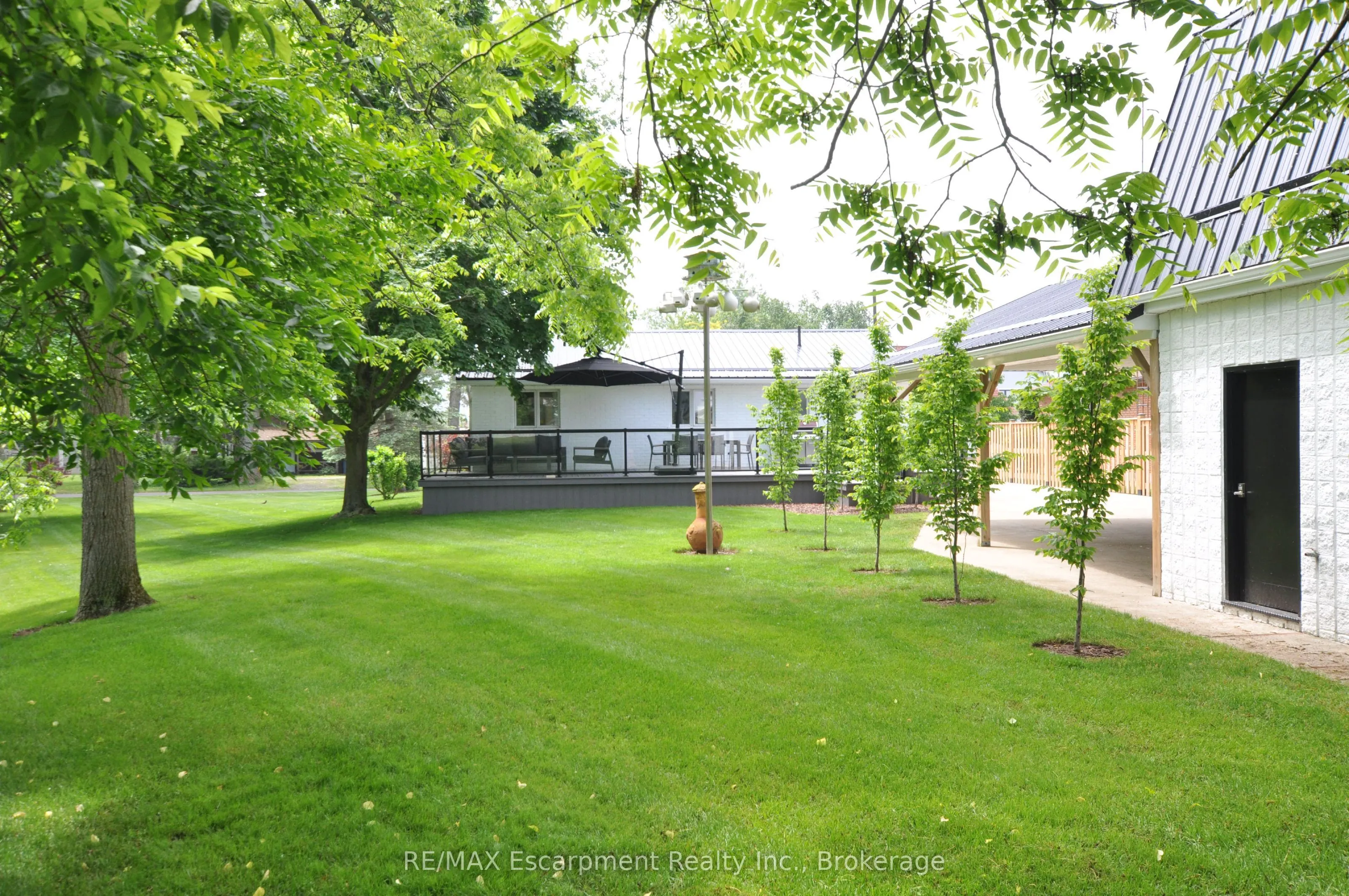 3 Howey Avenue