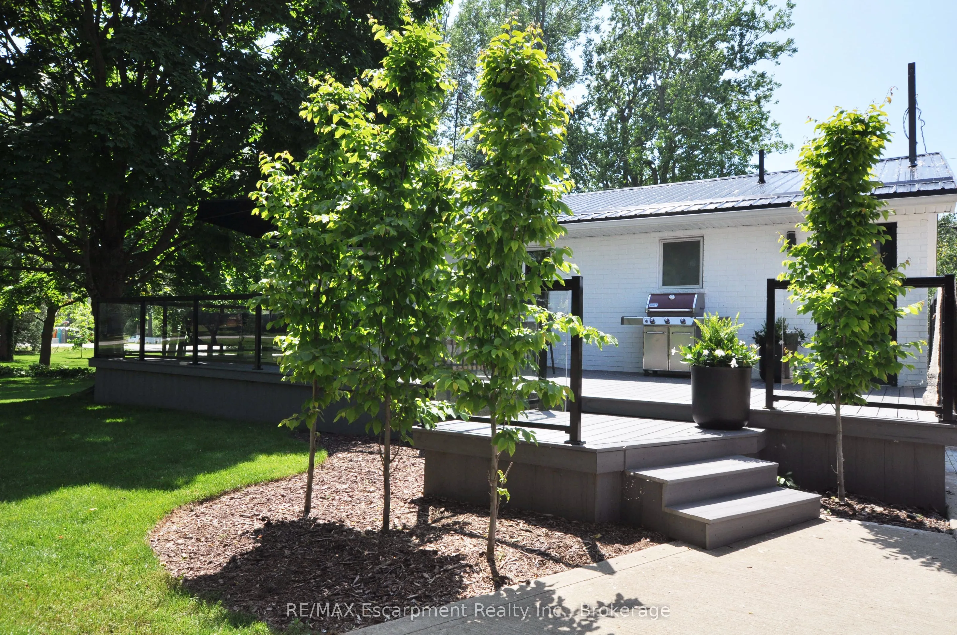 3 Howey Avenue