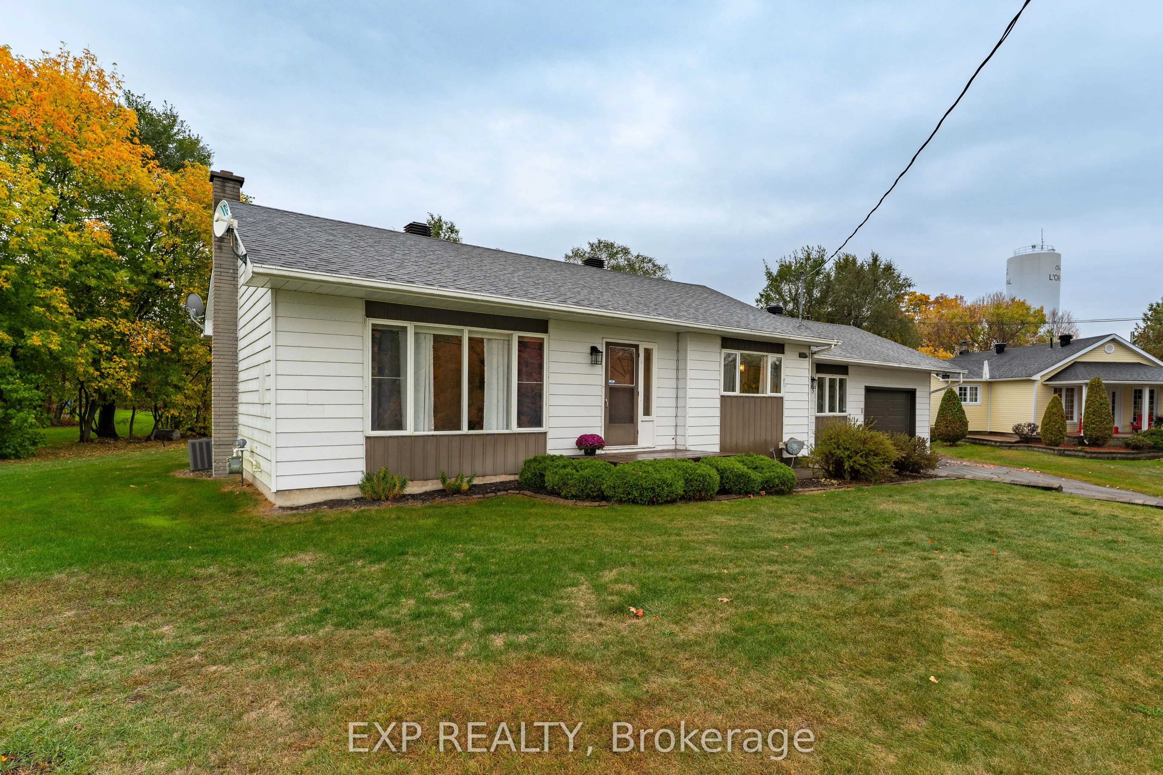 635 FRONT Road W