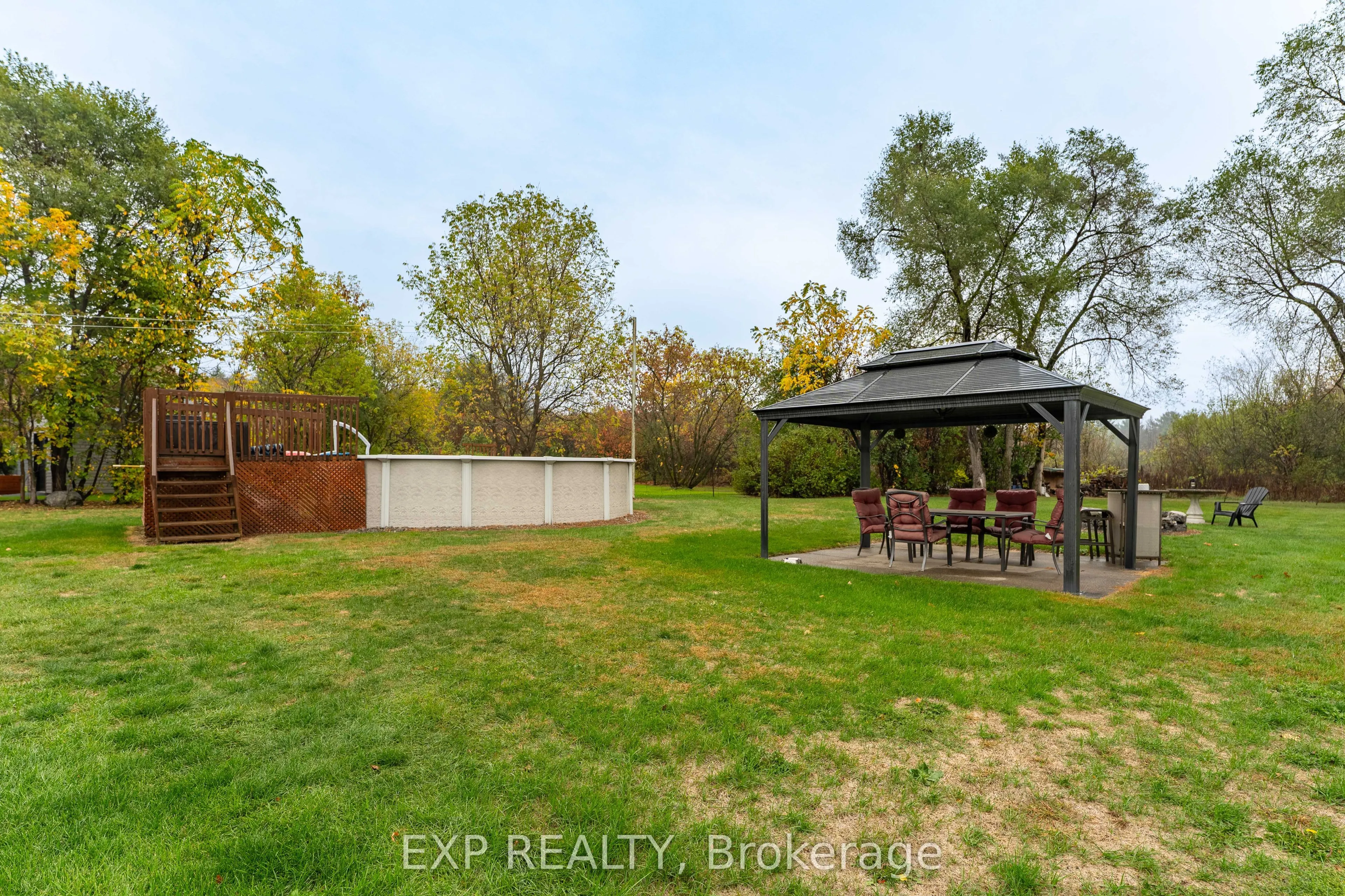 635 FRONT Road W