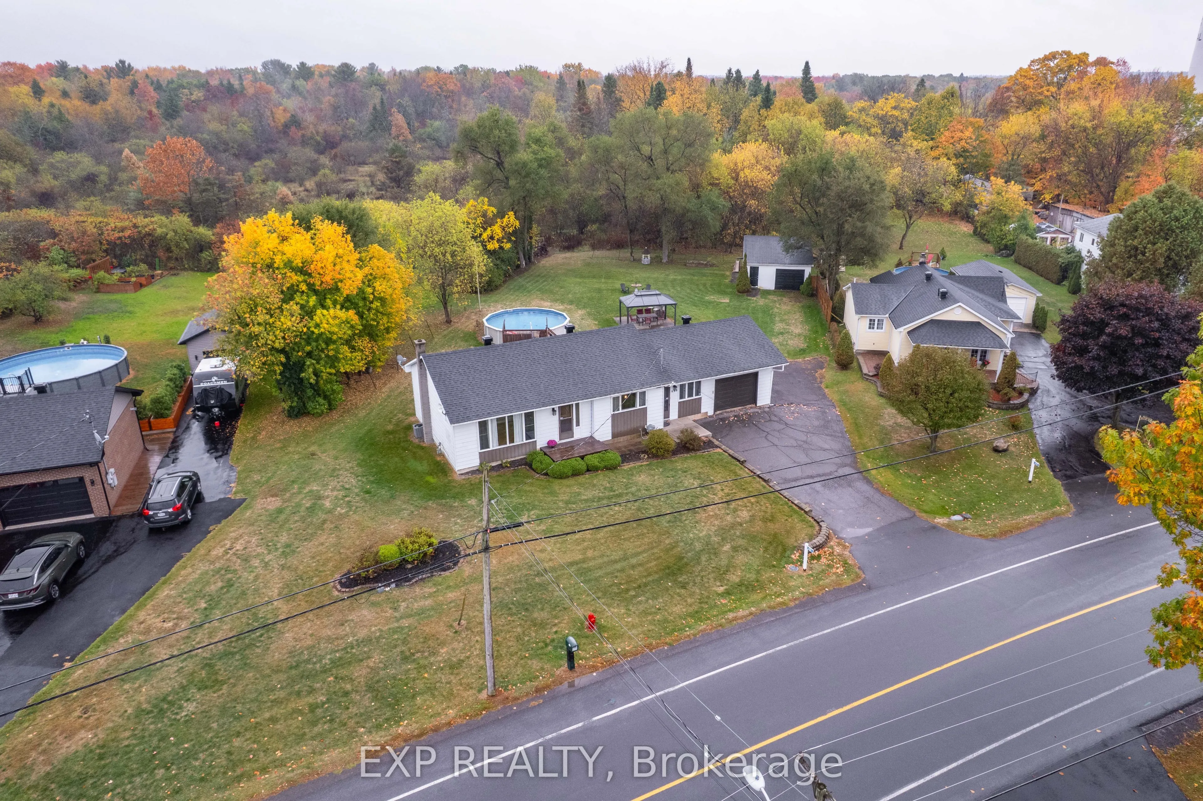 635 FRONT Road W
