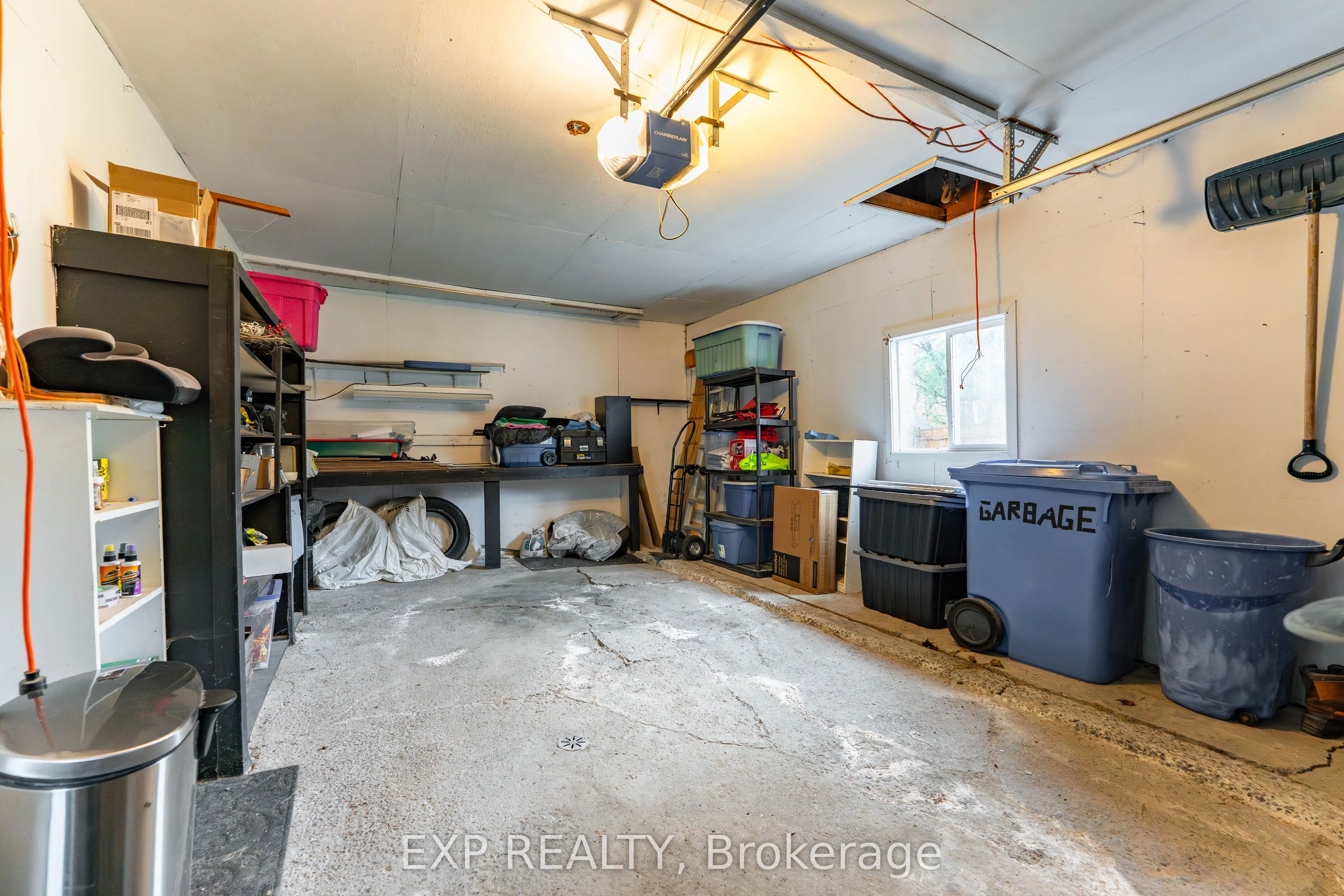 635 FRONT Road W