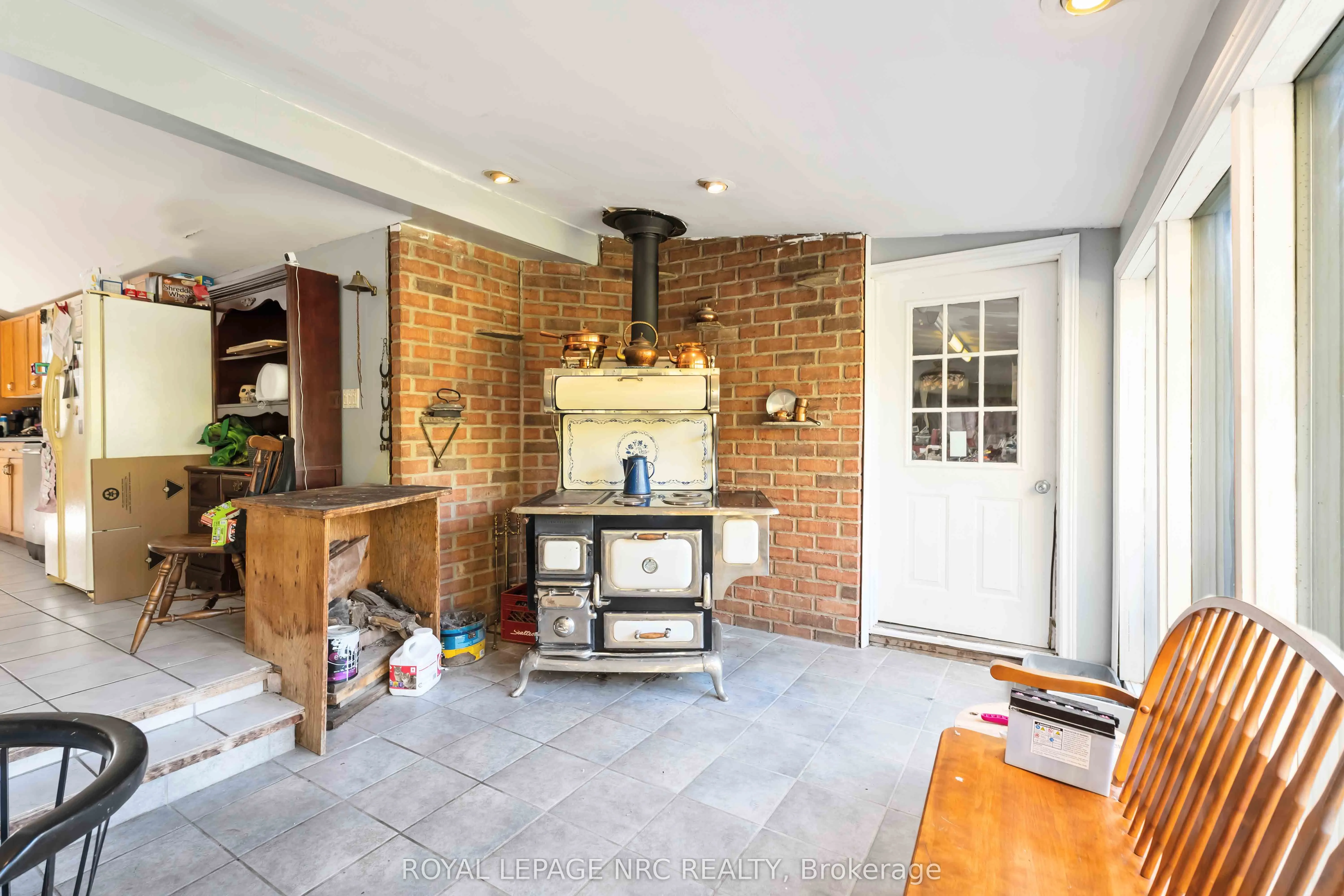 4793 Lyons Parkway