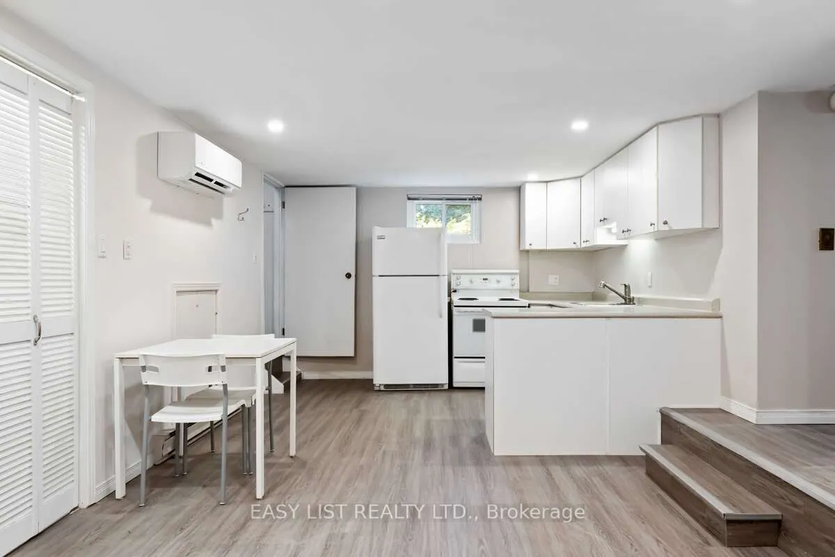 1290 St. Jean Street