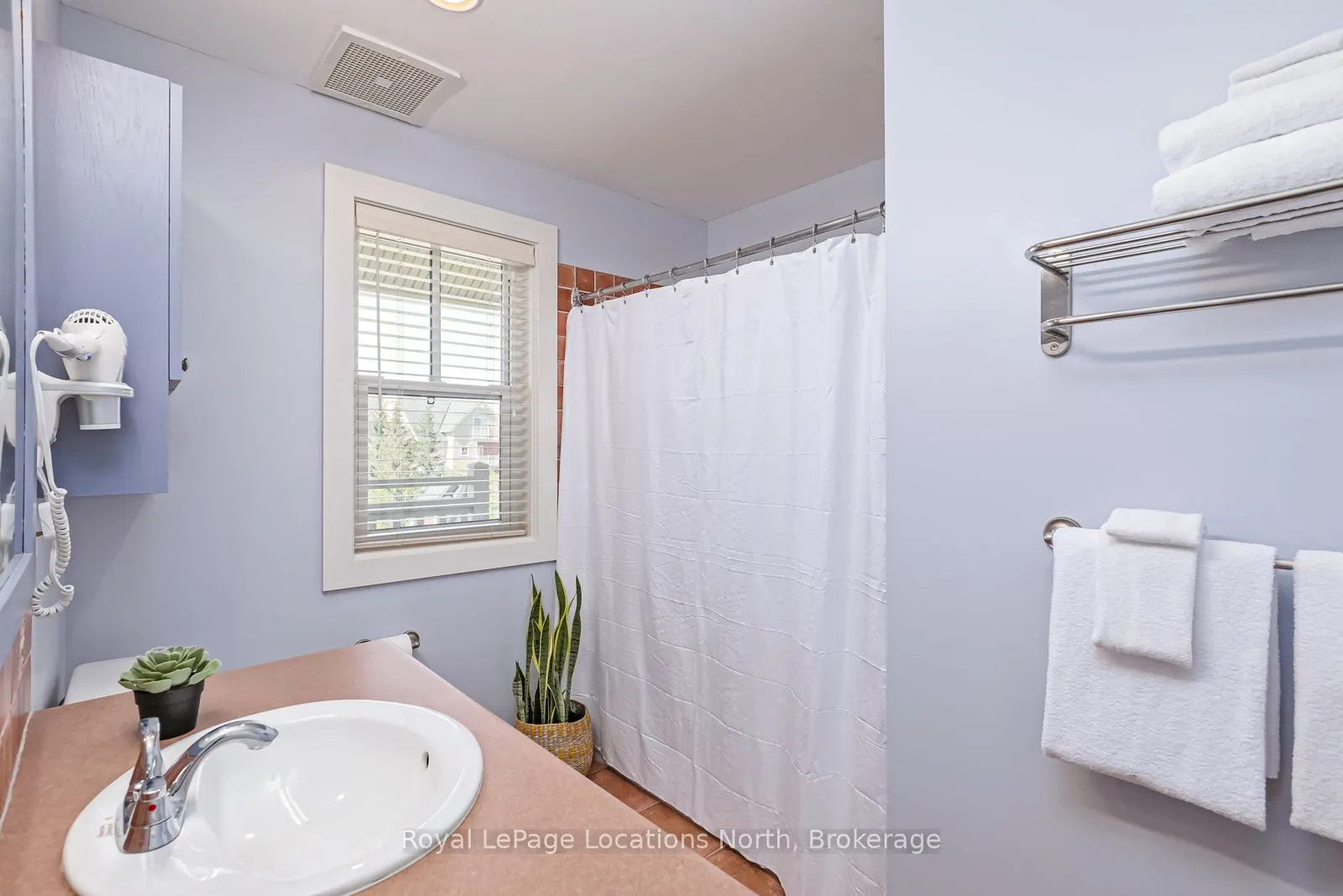125 FAIRWAY Court, #221