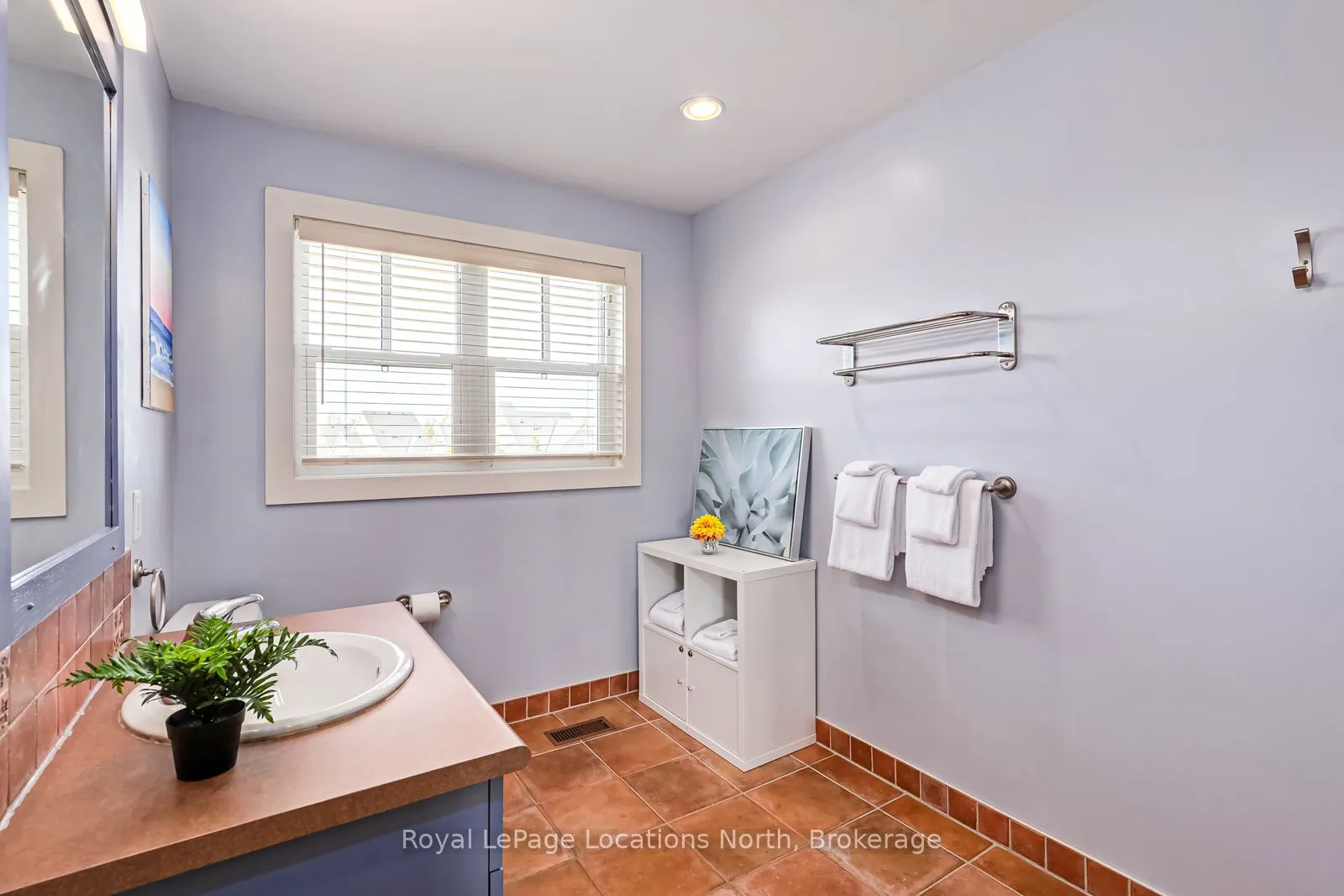 125 FAIRWAY Court, #221
