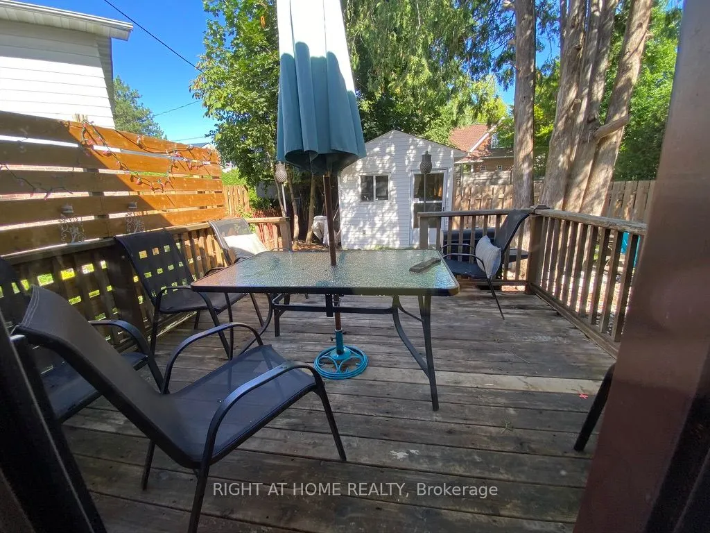 2297 FOX Crescent
