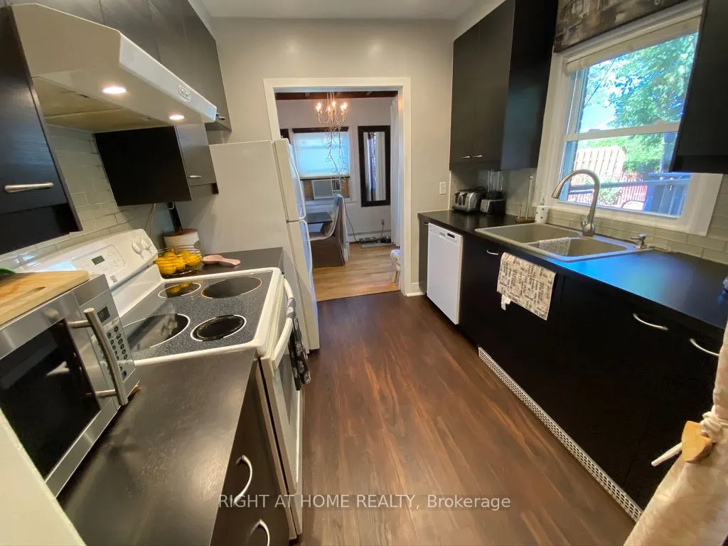 2297 FOX Crescent