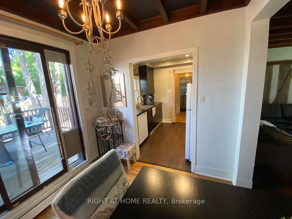 2297 FOX Crescent