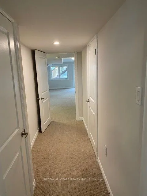 17 Lakewood Crescent, #39