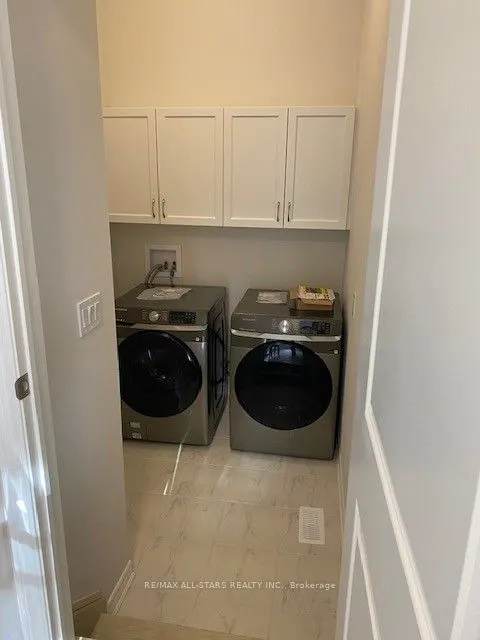 17 Lakewood Crescent, #39