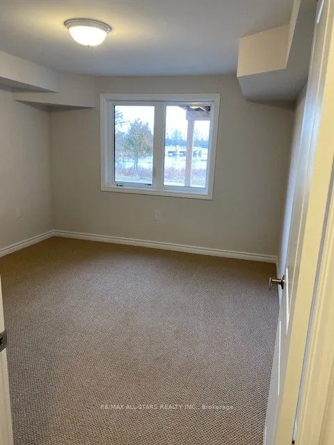 17 Lakewood Crescent, #39