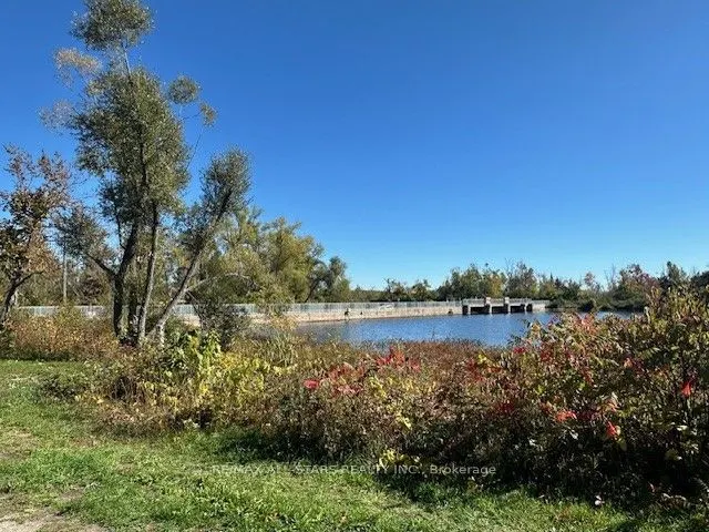 17 Lakewood Crescent, #39