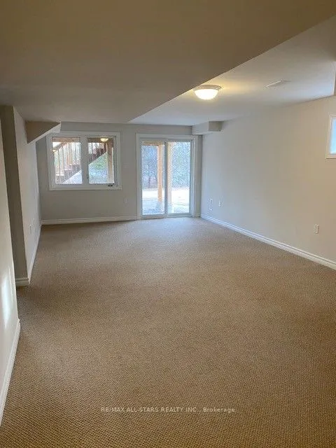 17 Lakewood Crescent, #39
