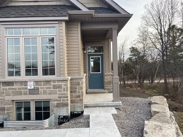 17 Lakewood Crescent, #39