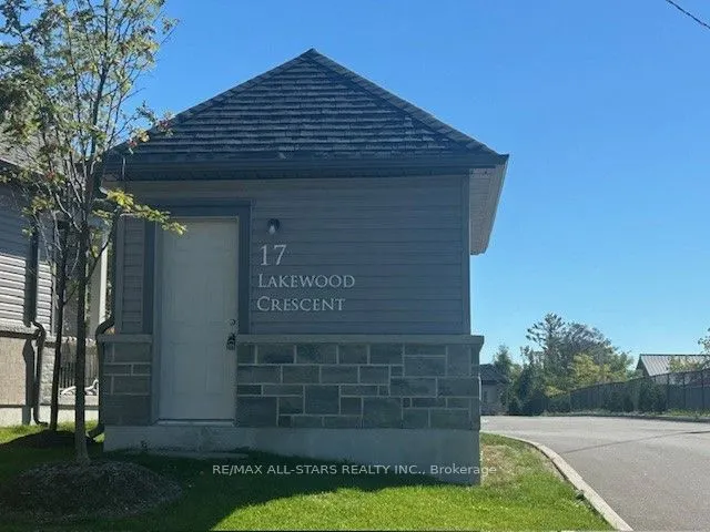 17 Lakewood Crescent, #39