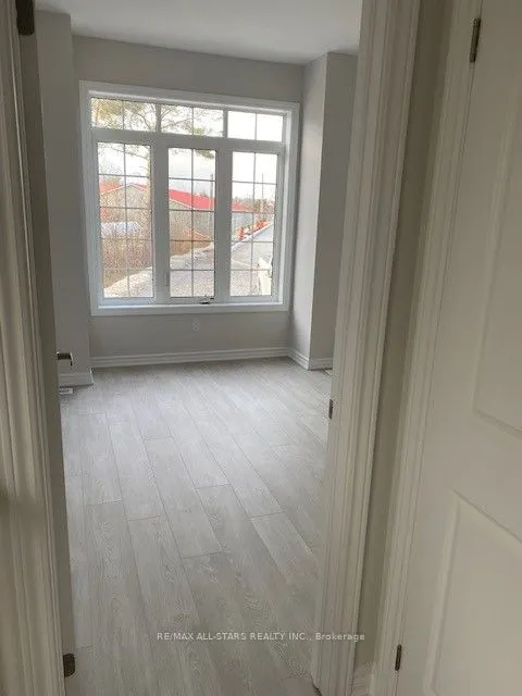17 Lakewood Crescent, #39