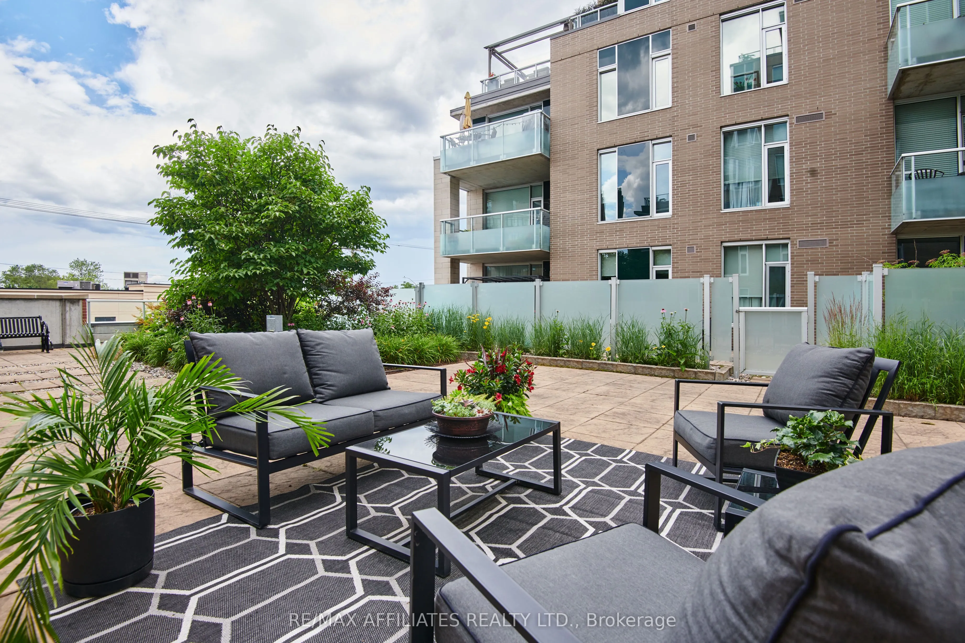 575 Byron Avenue, #407