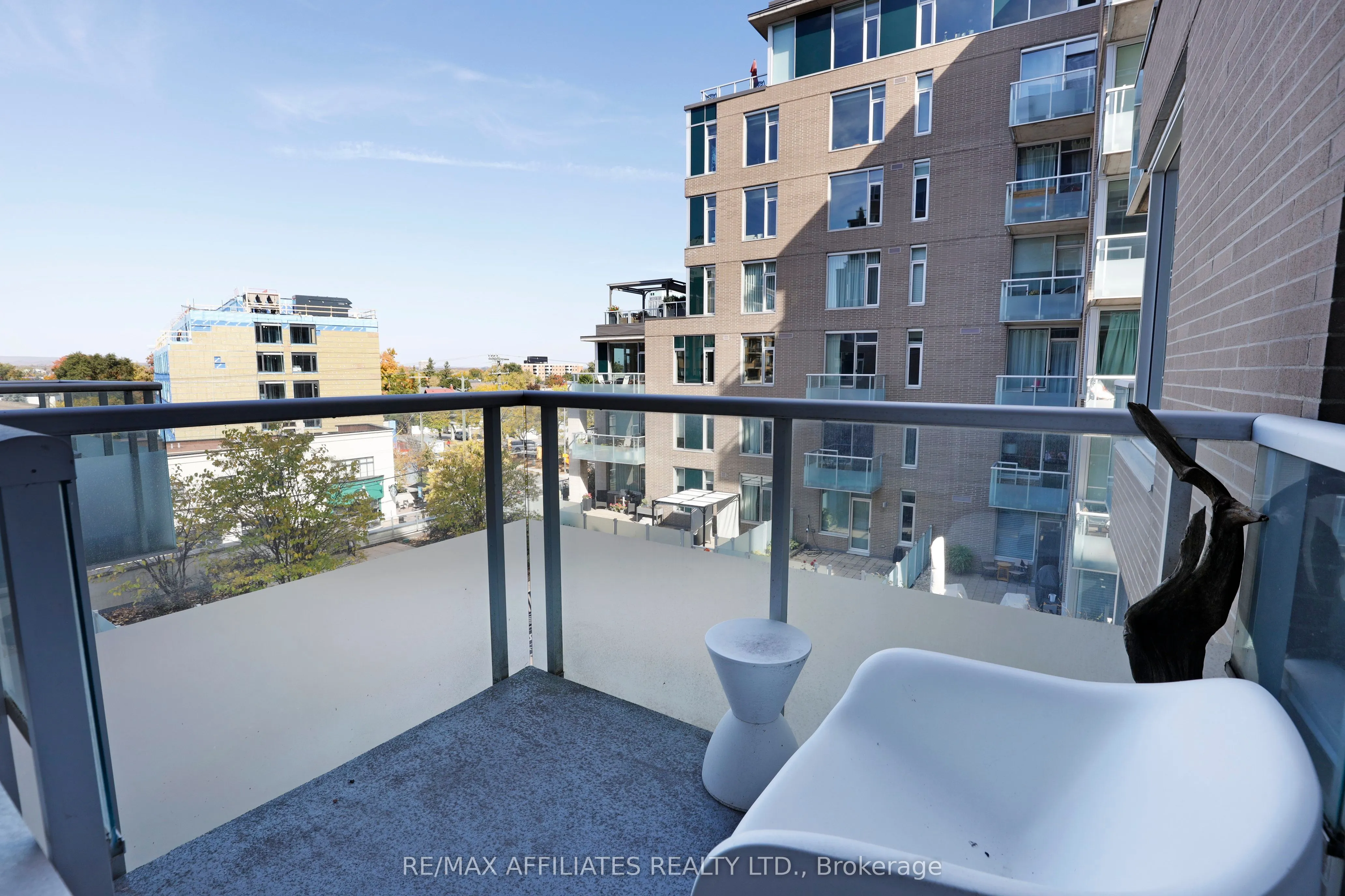 575 Byron Avenue, #407