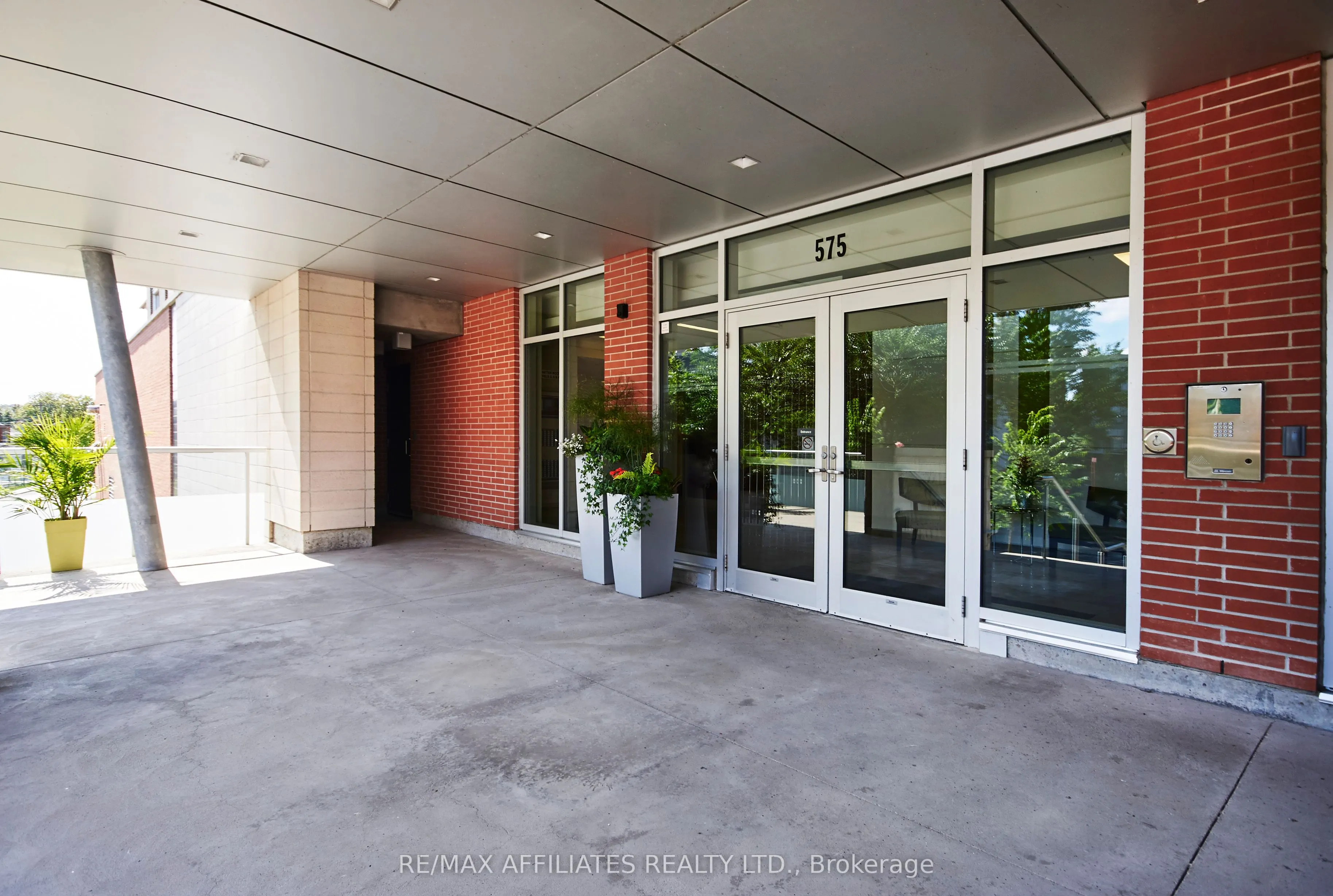 575 Byron Avenue, #407