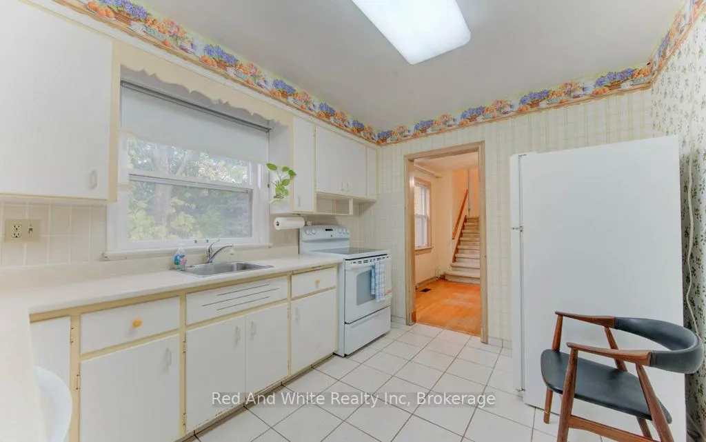 155 Elgin Crescent