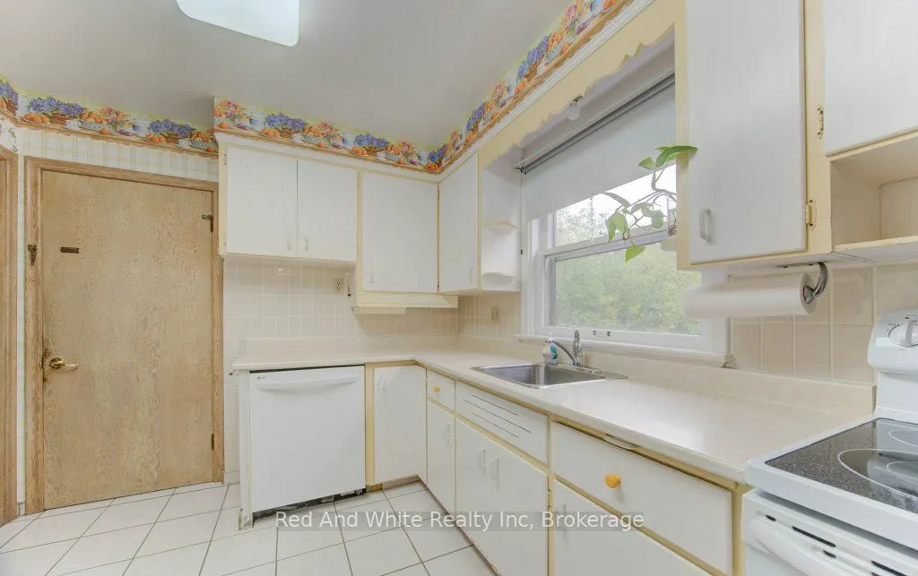 155 Elgin Crescent