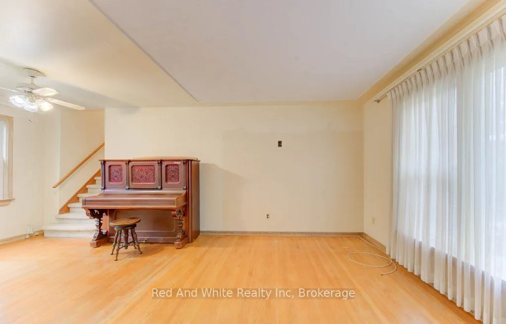 155 Elgin Crescent