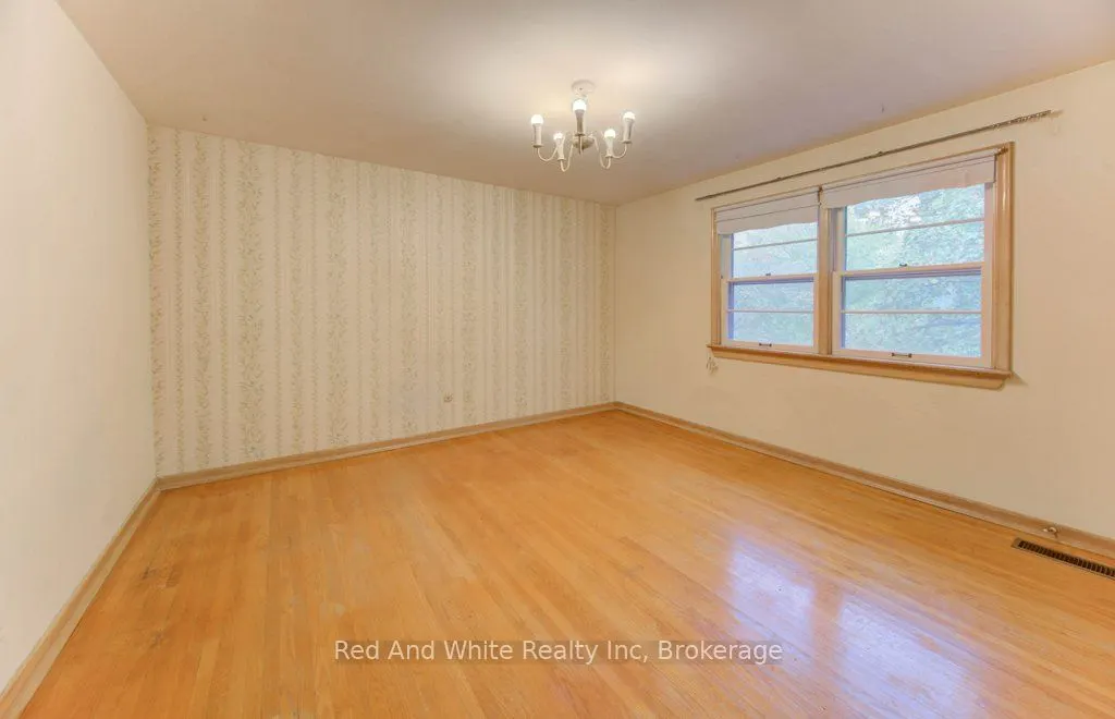 155 Elgin Crescent