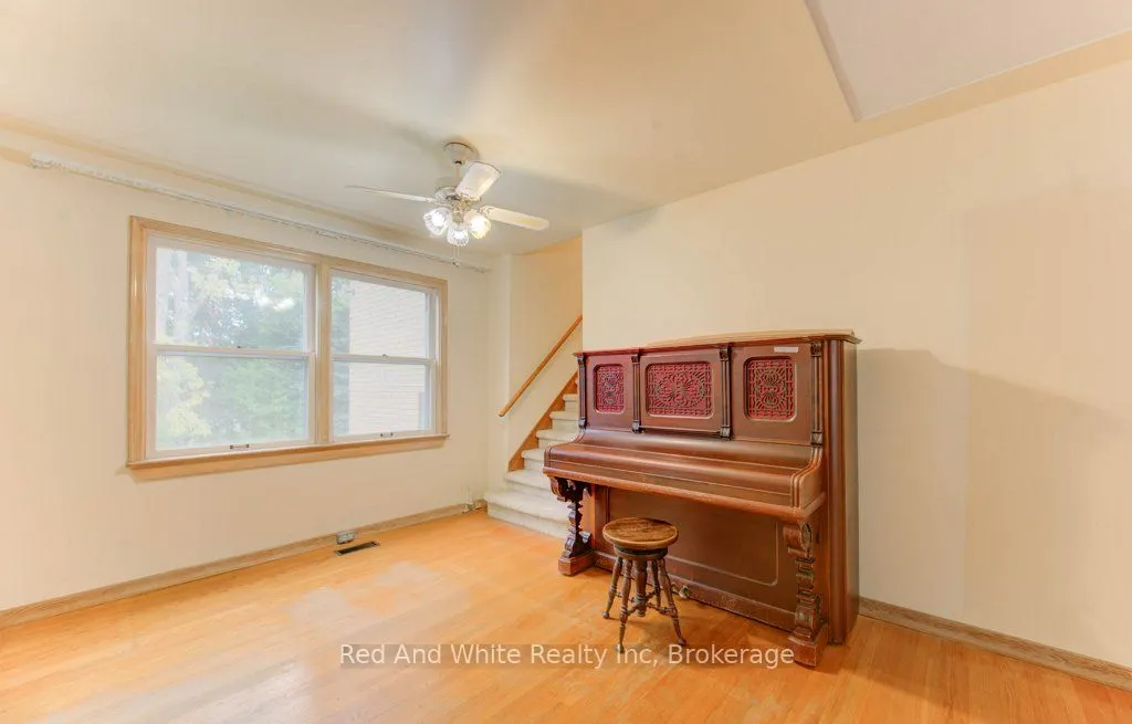 155 Elgin Crescent