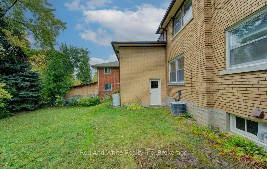 155 Elgin Crescent