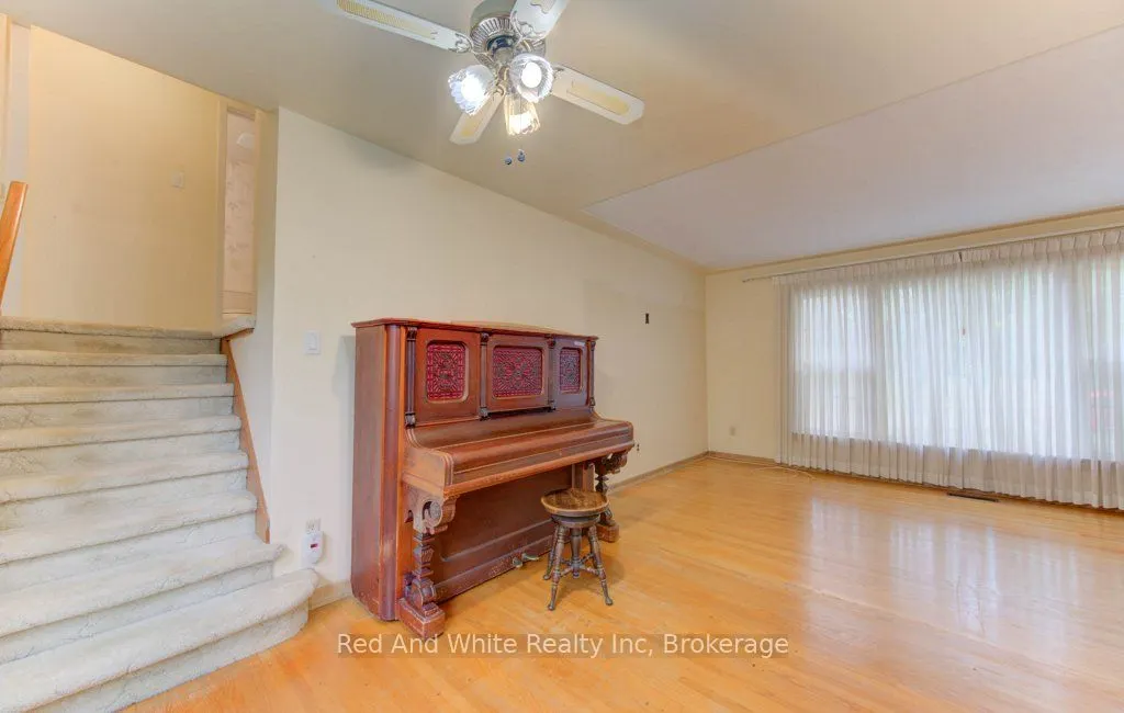 155 Elgin Crescent