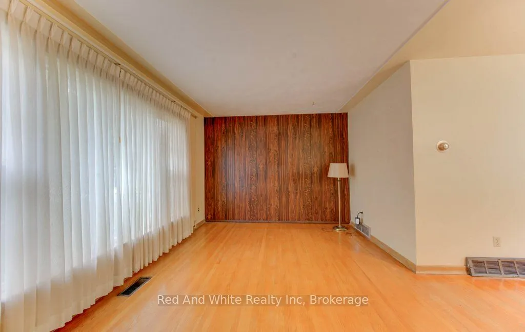 155 Elgin Crescent