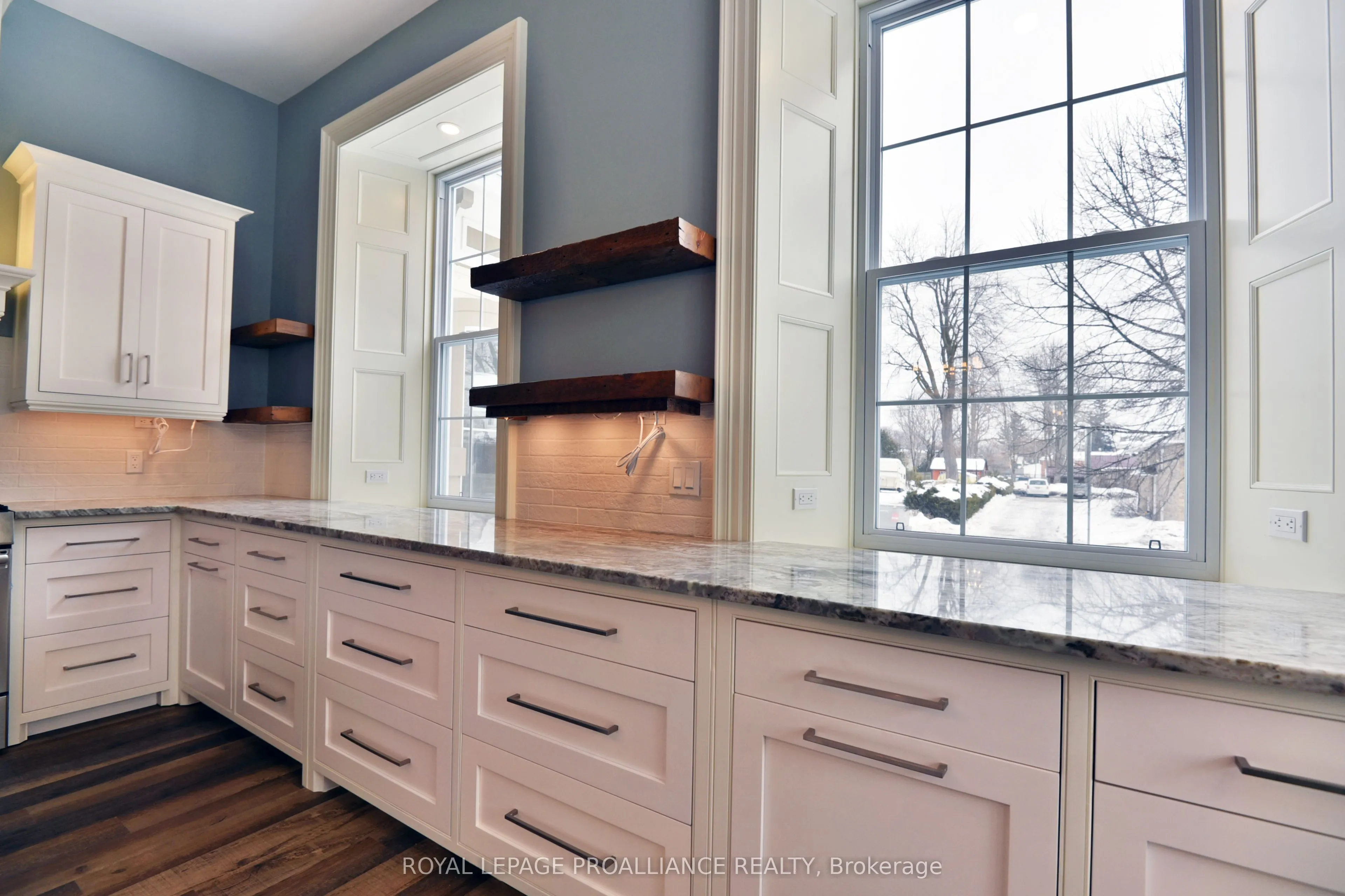 439 Edward Street, #1