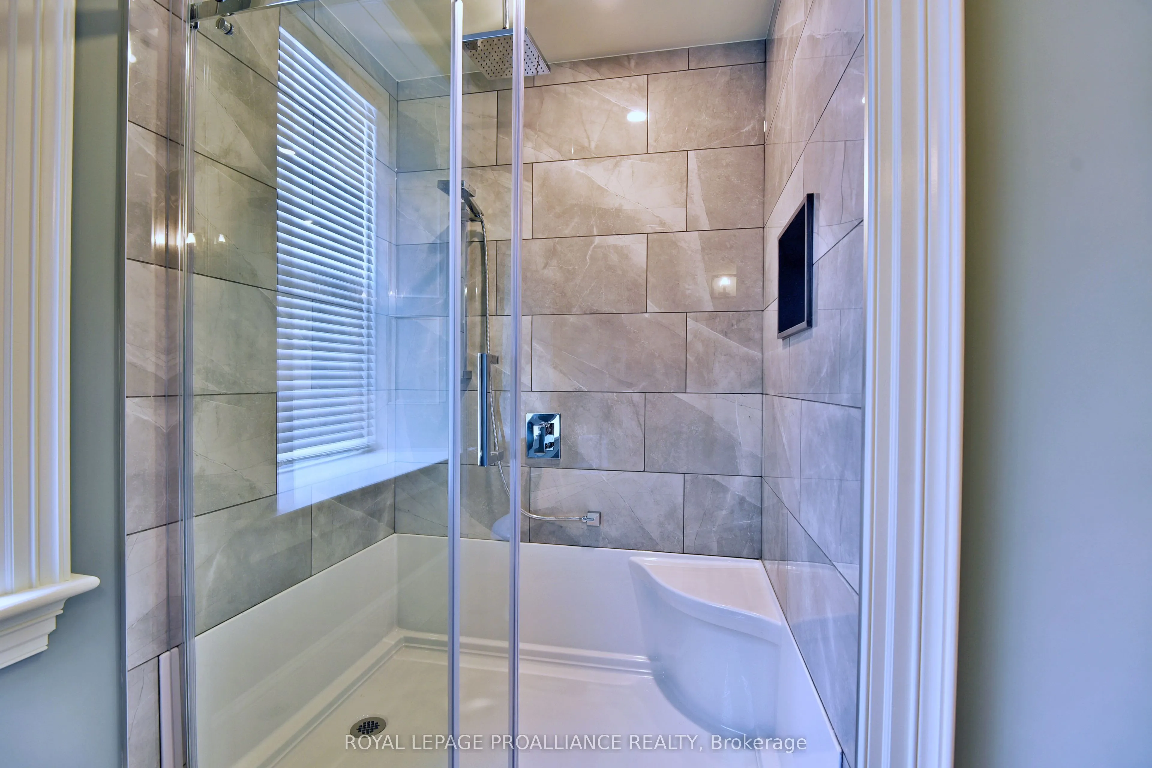 439 Edward Street, #1