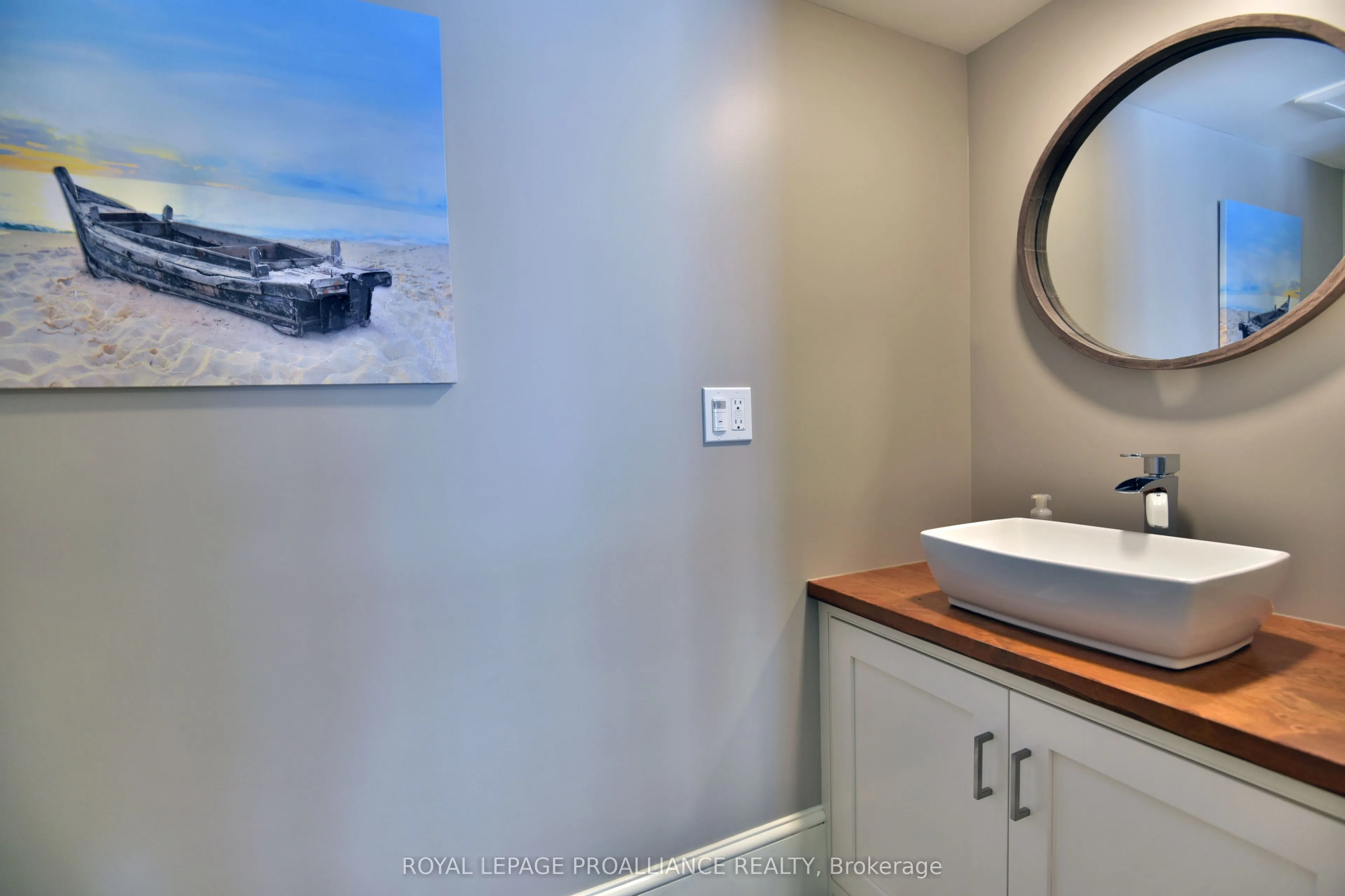 439 Edward Street, #1