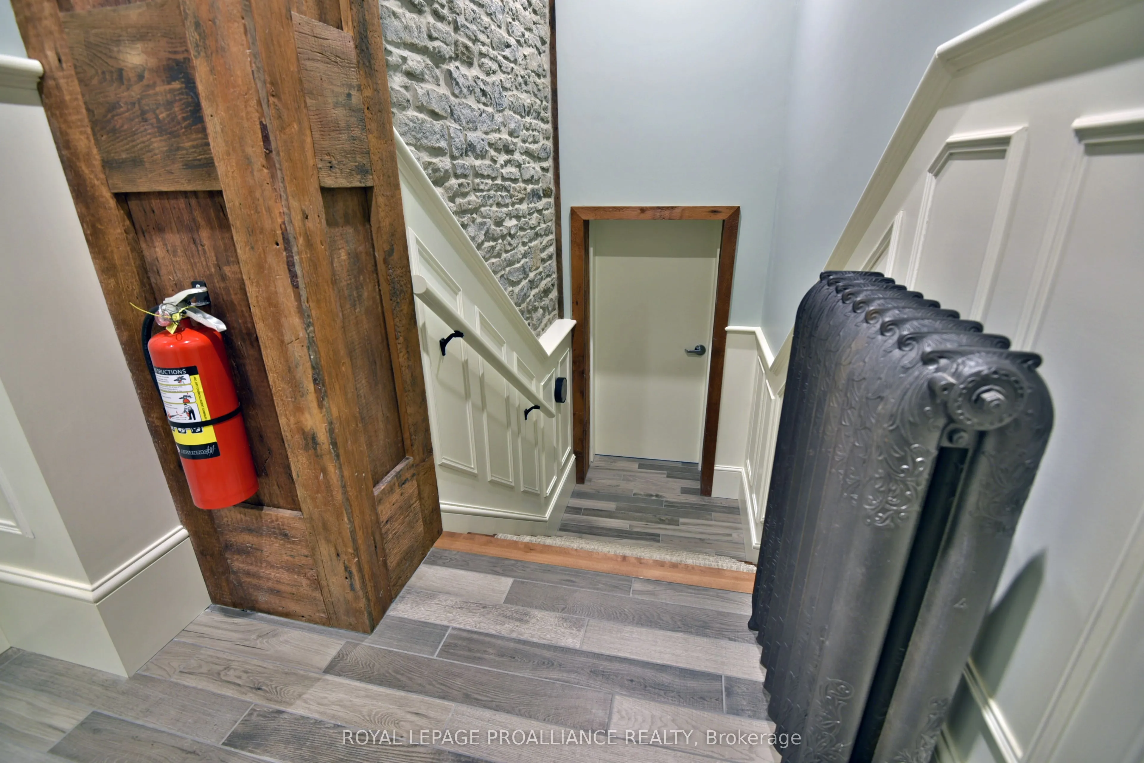 439 Edward Street, #1