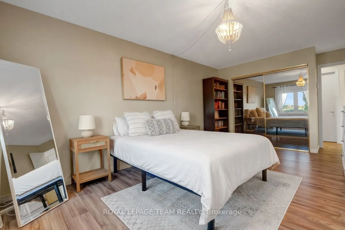 2 STONEBANK Crescent, #2
