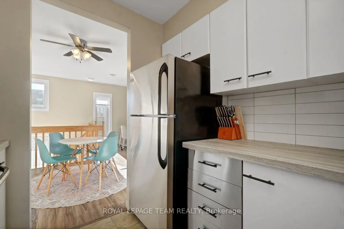 2 STONEBANK Crescent, #2