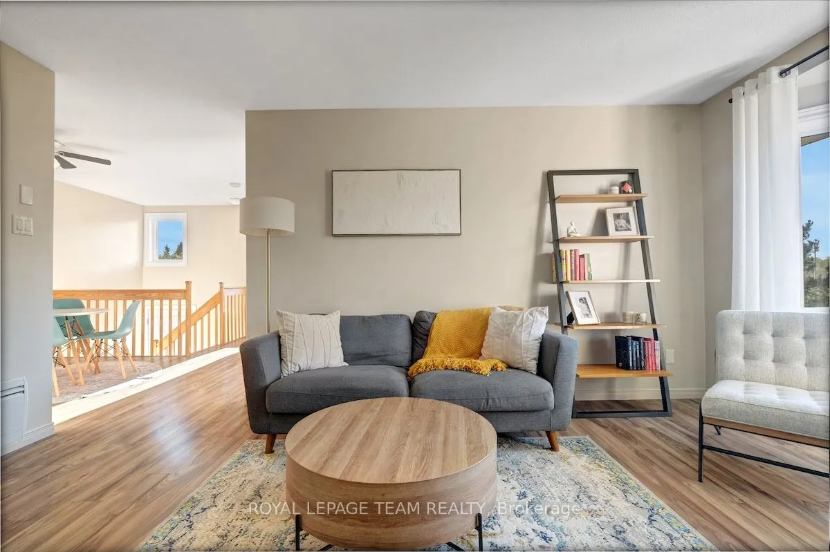 2 STONEBANK Crescent, #2