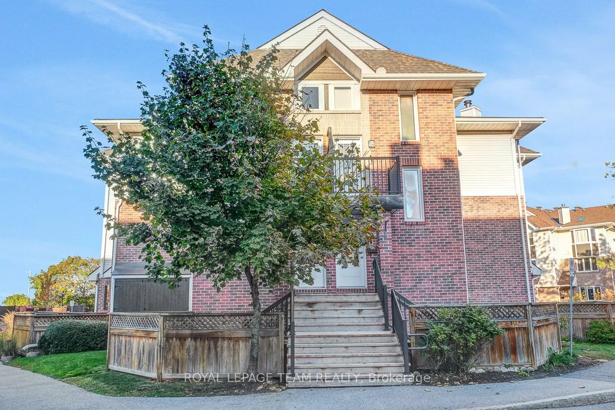 2 STONEBANK Crescent, #2